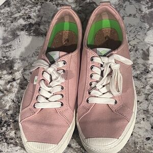 Cariuma Rose canvas M11.5/W 13